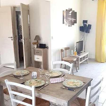 Maison De 2 Chambres A Lucciana Avec Magnifique Vue Sur La Montagne Jardin Clos Et Wifi A 5 Km De La Plage * Lucciana (Corsica)
