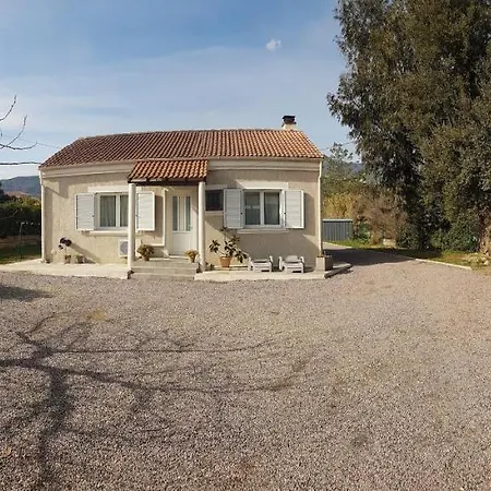 Maison De 2 Chambres A Lucciana Avec Magnifique Vue Sur La Montagne Jardin Clos Et Wifi A 5 Km De La Plage Casa vacanze