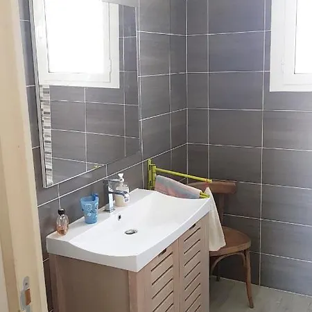 Maison De 2 Chambres A Lucciana Avec Magnifique Vue Sur La Montagne Jardin Clos Et Wifi A 5 Km De La Plage Casa vacanze